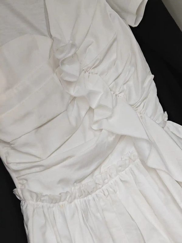 Alexander McQueen Alexander McQueen White Cotton Asymmetrical Tee 0089 Size XS / US 0-2 / IT 36-38 - 6 Thumbnail