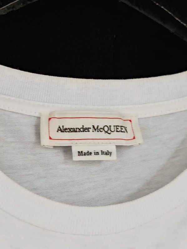 Alexander McQueen Alexander McQueen White Cotton Asymmetrical Tee 0089 Size XS / US 0-2 / IT 36-38 - 5 Thumbnail