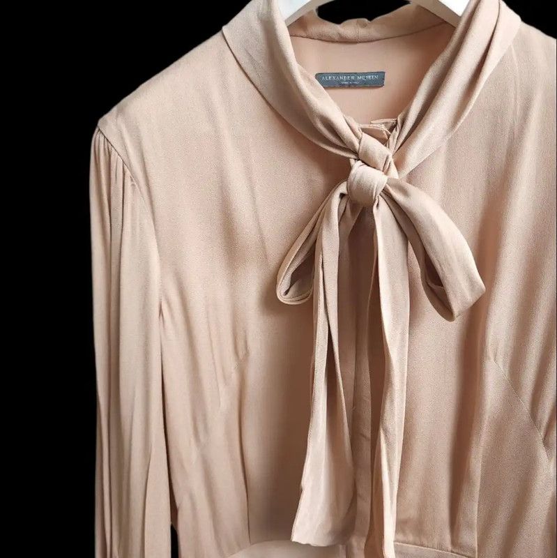 Alexander McQueen Alexander McQueen Elegant Long Sleeve Dress for Women 0089 Size L / US 10 / IT 46 - 3 Thumbnail