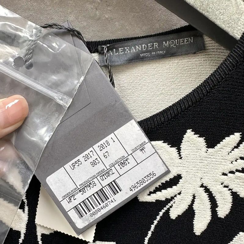 Alexander McQueen Alexander McQueen Black Floral Embroidered Short Dress 0089 Size M / US 6-8 / IT 42-44 - 3 Thumbnail