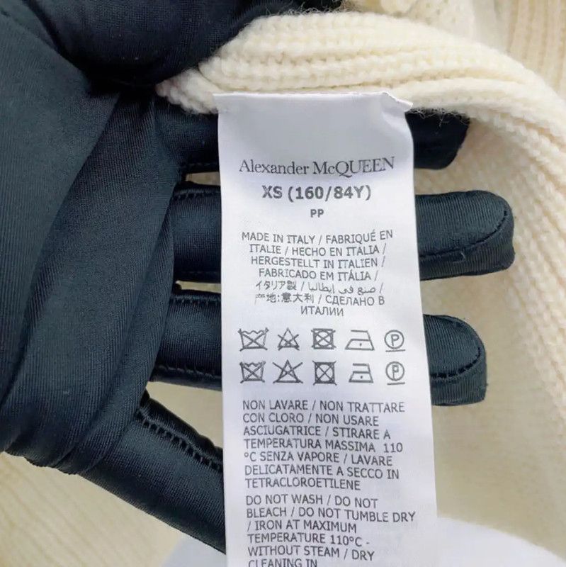 Alexander McQueen Alexander McQueen Cream Wool Blend Long Sleeve Cardigan 0089 Size XS / US 0-2 / IT 36-38 - 9 Thumbnail