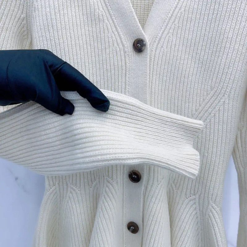Alexander McQueen Alexander McQueen Cream Wool Blend Long Sleeve Cardigan 0089 Size XS / US 0-2 / IT 36-38 - 5 Thumbnail