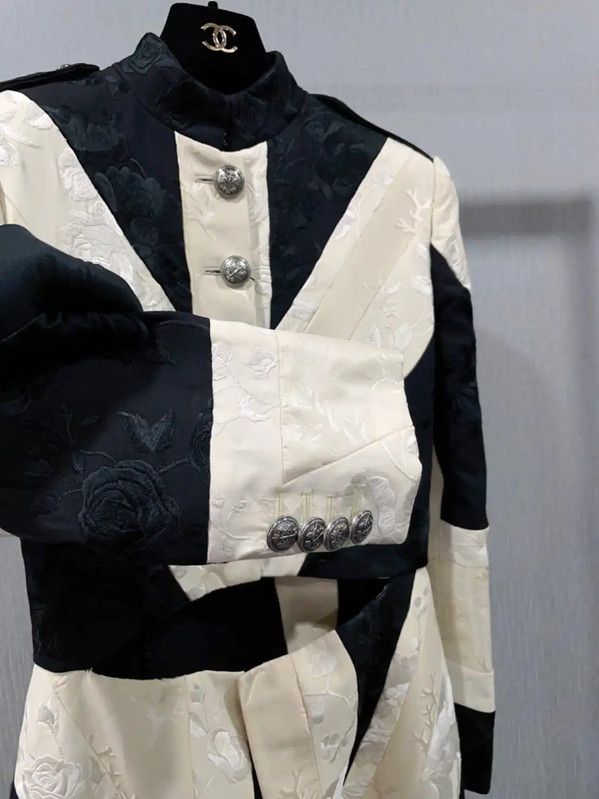 Alexander McQueen Alexander McQueen Winter Long Color Block Coat 0089 Size M / US 6-8 / IT 42-44 - 6 Thumbnail