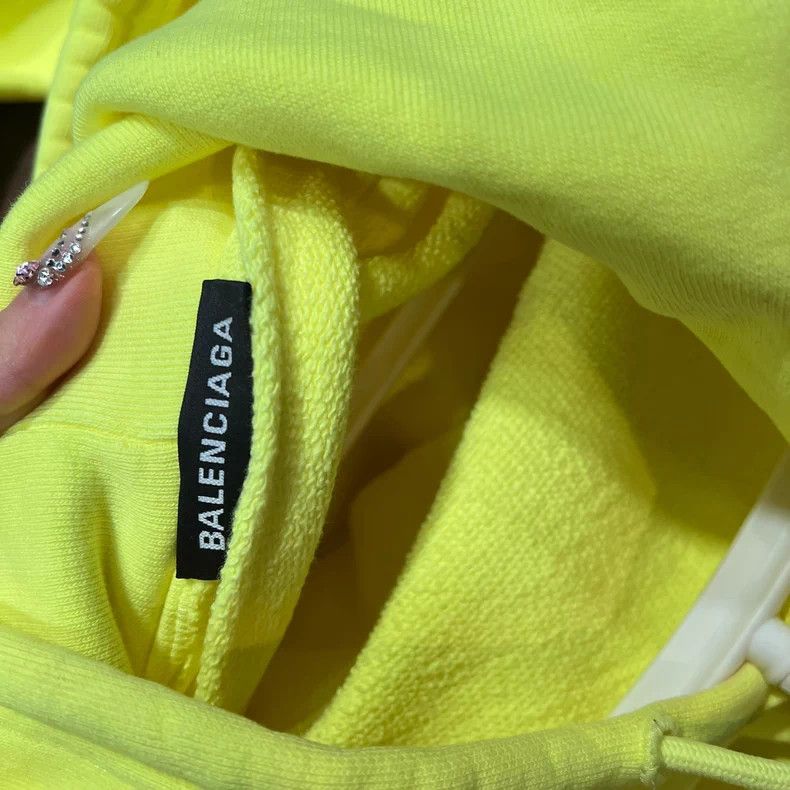Balenciaga Balenciaga Lock Buckle Sweatshirt Yellow S - dmc Size US S / EU 44-46 / 1 - 4 Thumbnail