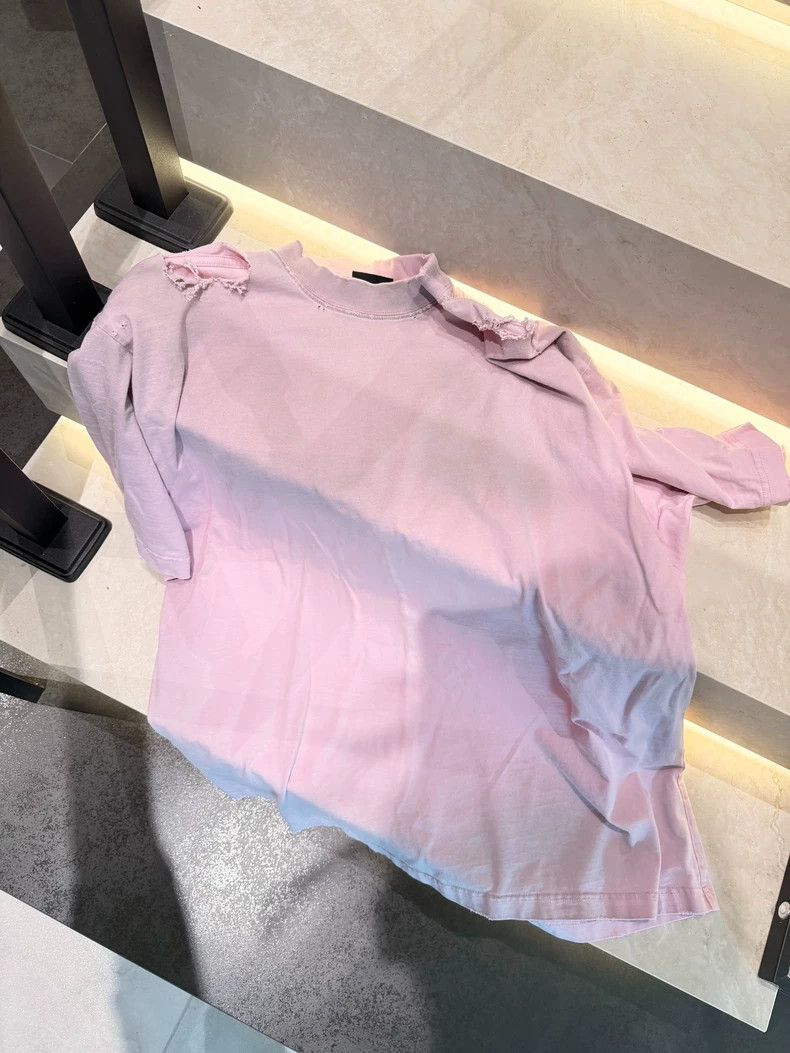 Balenciaga Balenciaga Pink T-shirt Size M New - dmc Size US M / EU 48-50 / 2 - 5 Thumbnail
