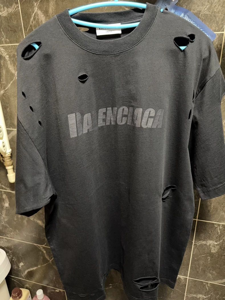 Balenciaga Balenciaga Cracked Logo Hole Short Sleeve Tee - dmc Size US XS / EU 42 / 0 - 2 Thumbnail