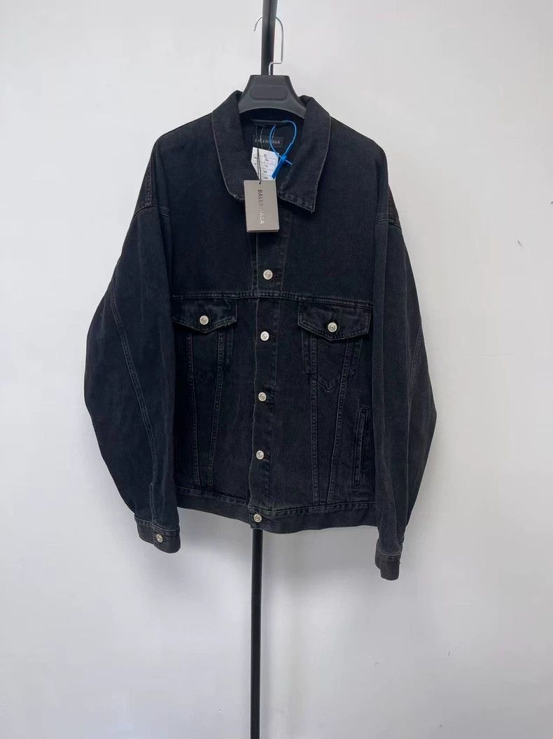 Balenciaga Balenciaga Spray Paint Logo Denim Jacket - dmc Size US L / EU 52-54 / 3 - 2 Thumbnail