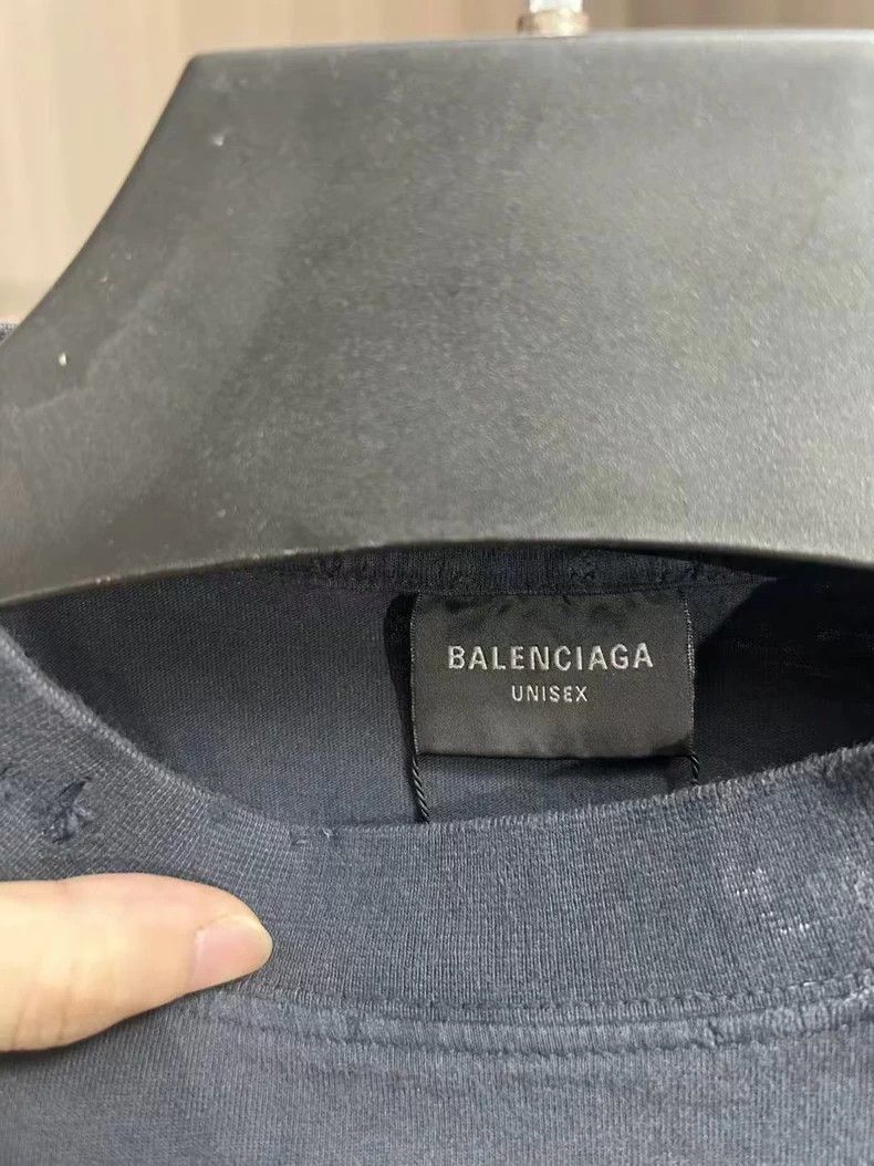 Balenciaga Balenciaga Black Distressed Logo T-shirt - dmc Size US S / EU 44-46 / 1 - 2 Thumbnail