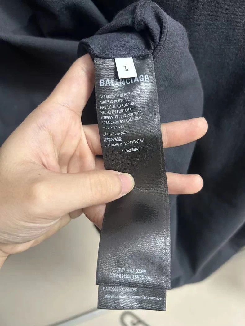 Balenciaga Balenciaga Black Distressed Logo T-shirt - dmc Size US S / EU 44-46 / 1 - 4 Thumbnail