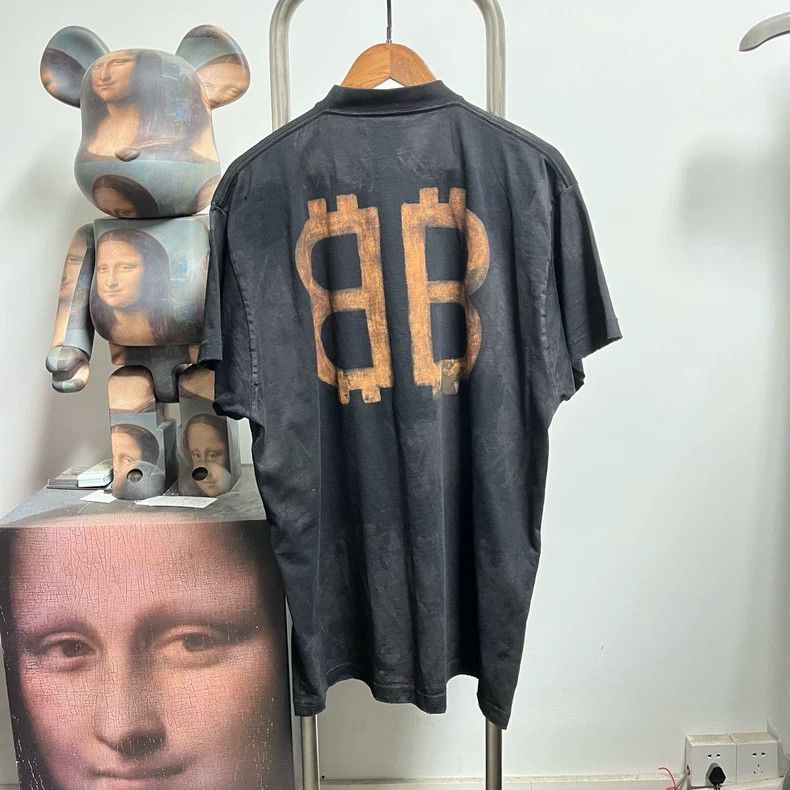 Balenciaga Balenciaga Bitcoin Short Sleeve Tee - dmc Size US M / EU 48-50 / 2 - 2 Thumbnail