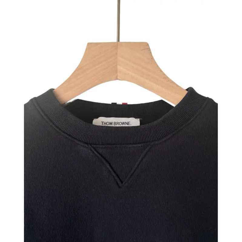 Thom Browne Thom Browne Women's Navy Embroidered Crop Sweatshirt 0089 Size XS / US 0-2 / IT 36-38 - 4 Thumbnail