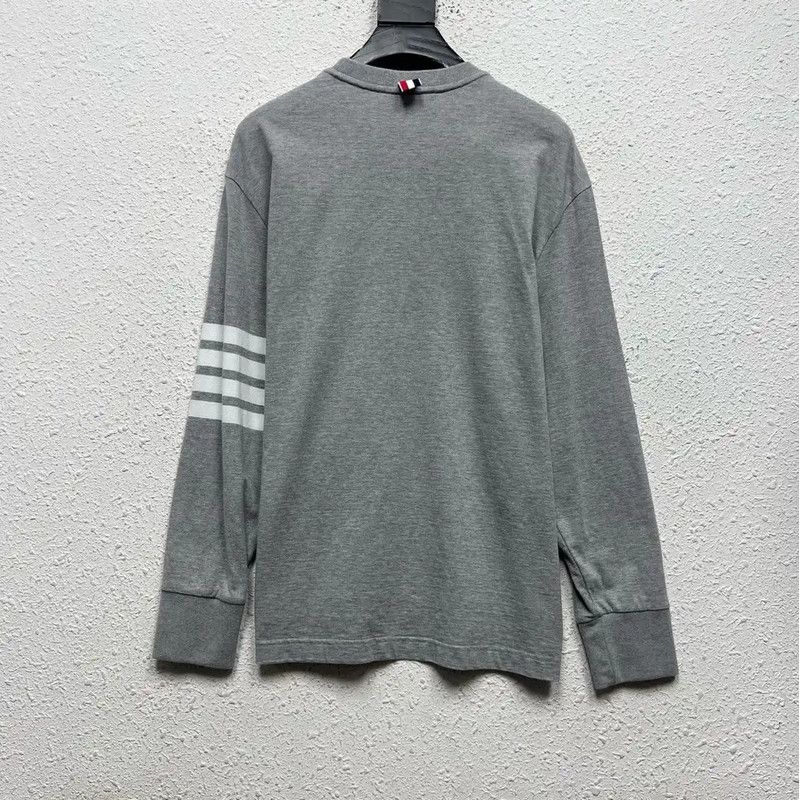 Thom Browne Thom Browne Gray Logo Long Sleeve Sweatshirt 0089 Size ONE SIZE - 2 Thumbnail