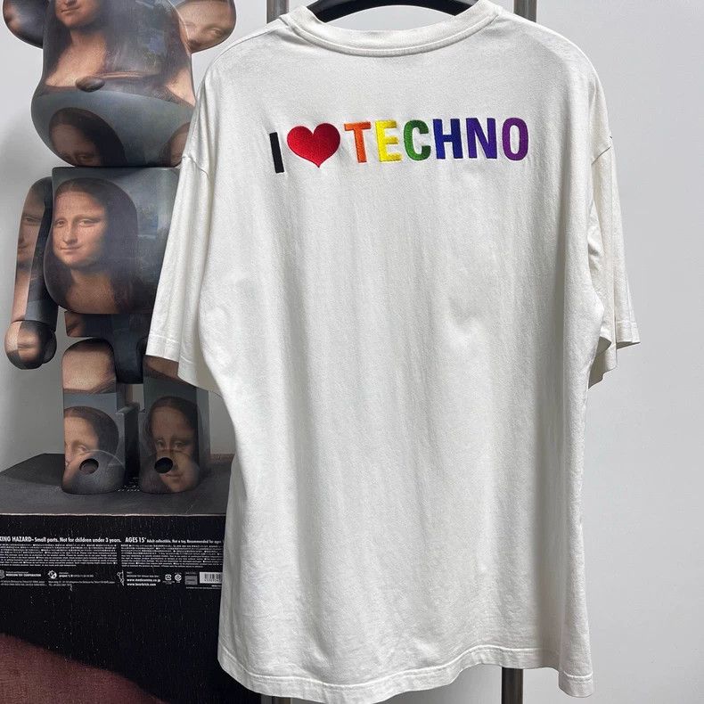 Balenciaga Balenciaga Rainbow Embroidery T-shirt - dmc Size US XS / EU 42 / 0 - 2 Thumbnail