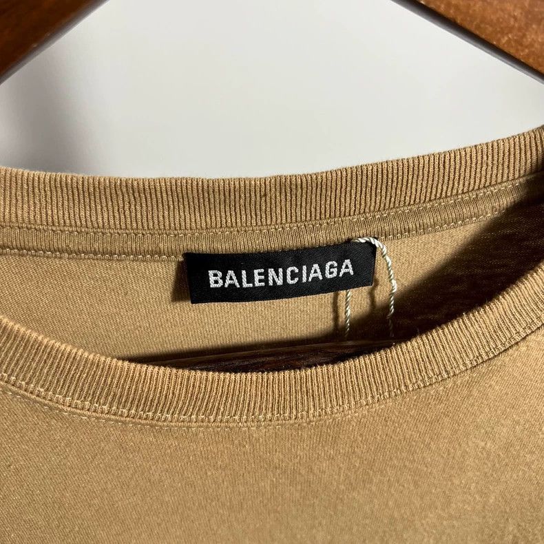 Balenciaga Balenciaga Mailbox Logo Short Sleeve Tee - dmc Size US S / EU 44-46 / 1 - 3 Thumbnail