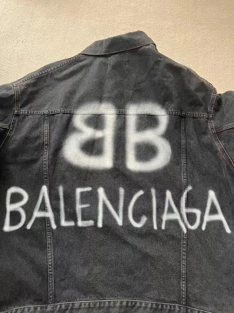 Balenciaga Balenciaga Spray Paint Logo Denim Jacket - dmc Size US L / EU 52-54 / 3 - 3 Thumbnail