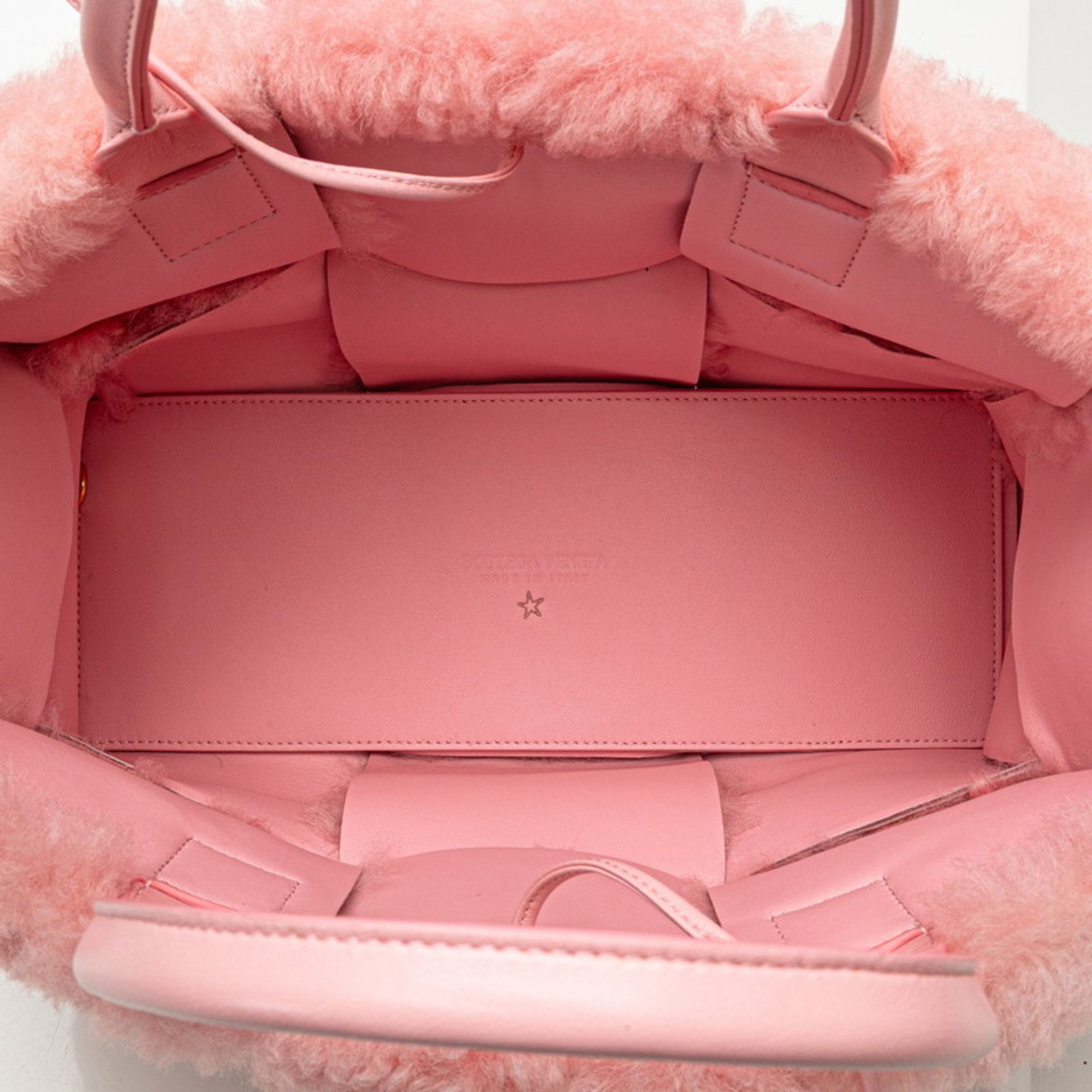 Bottega Veneta Bottega Veneta Maxi Intrecciato Arco Handbag in Pink Mouton Leather for Women Size ONE SIZE - 5 Thumbnail