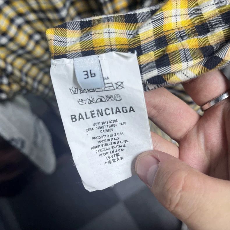 Balenciaga Balenciaga Newspaper Check Shirt J2301 - dmc Size US XS / EU 42 / 0 - 4 Thumbnail
