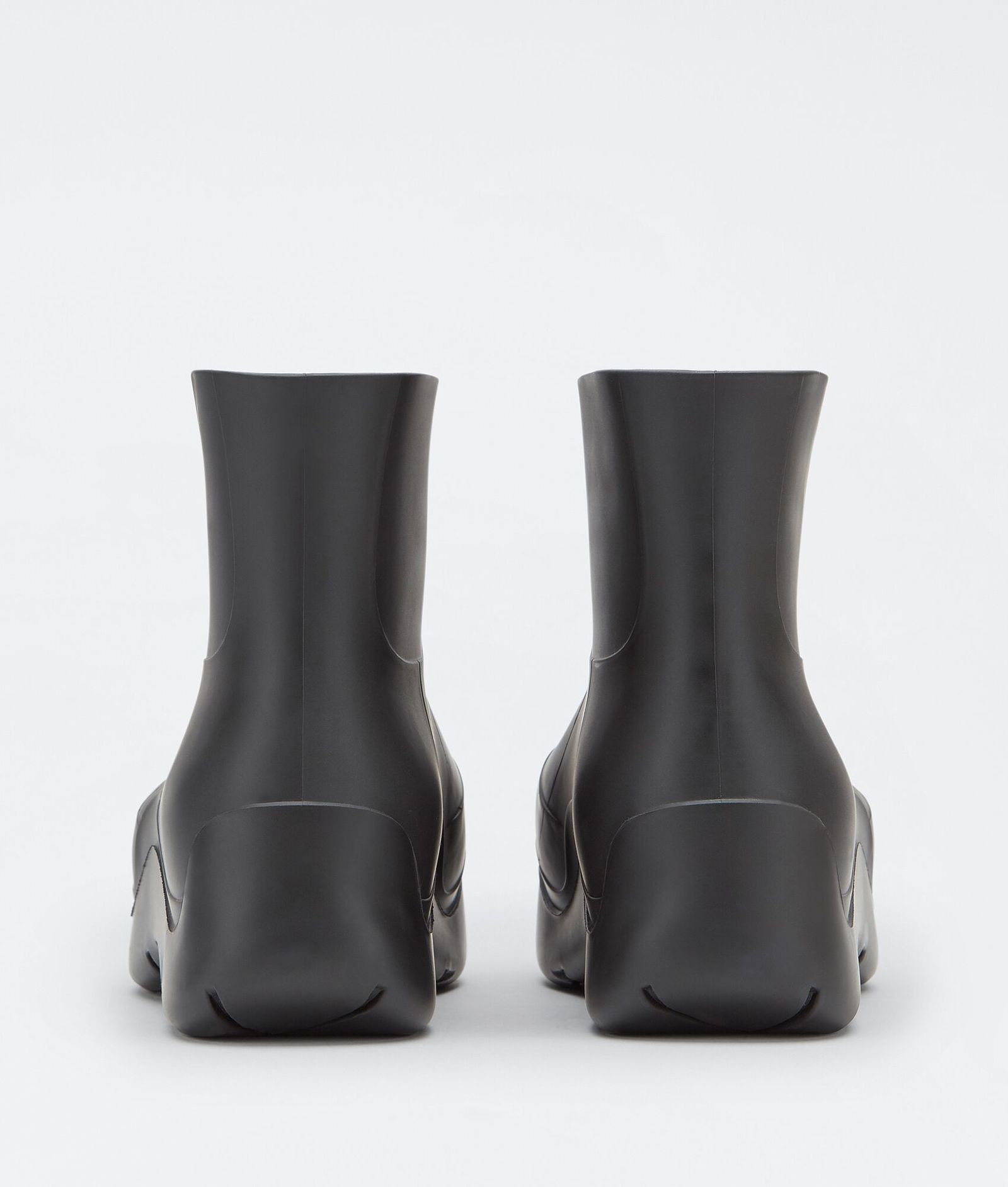 Bottega Veneta Rubber Puddle Boots in Black