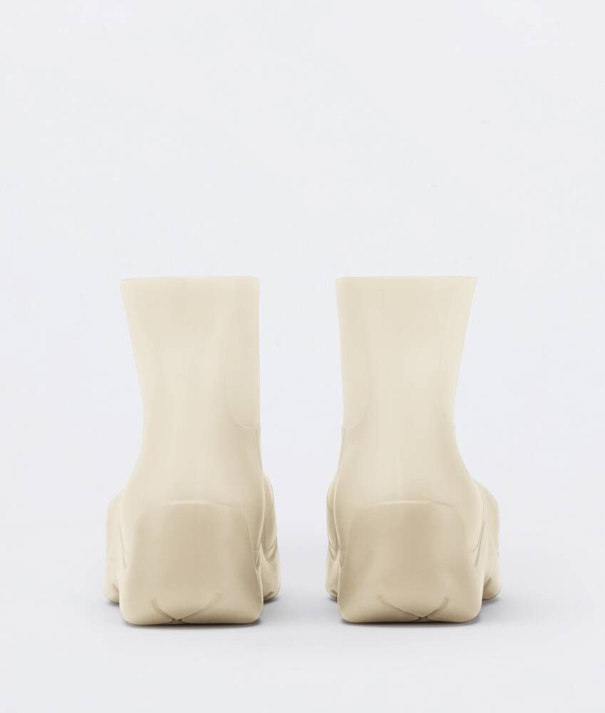 Bottega Veneta Rubber Puddle Boots in Beige