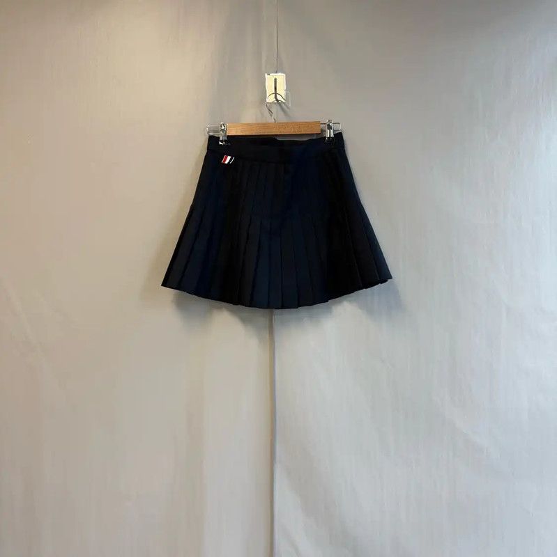 Thom Browne Thom Browne Black Wool Pleated Skirt 0089 Size 30" / US 8 / IT 44 - 2 Thumbnail