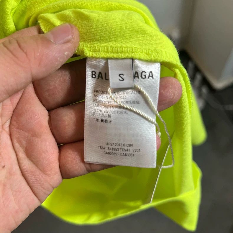 Balenciaga Balenciaga Small Embroidery Short Sleeve - dmc Size US S / EU 44-46 / 1 - 4 Thumbnail