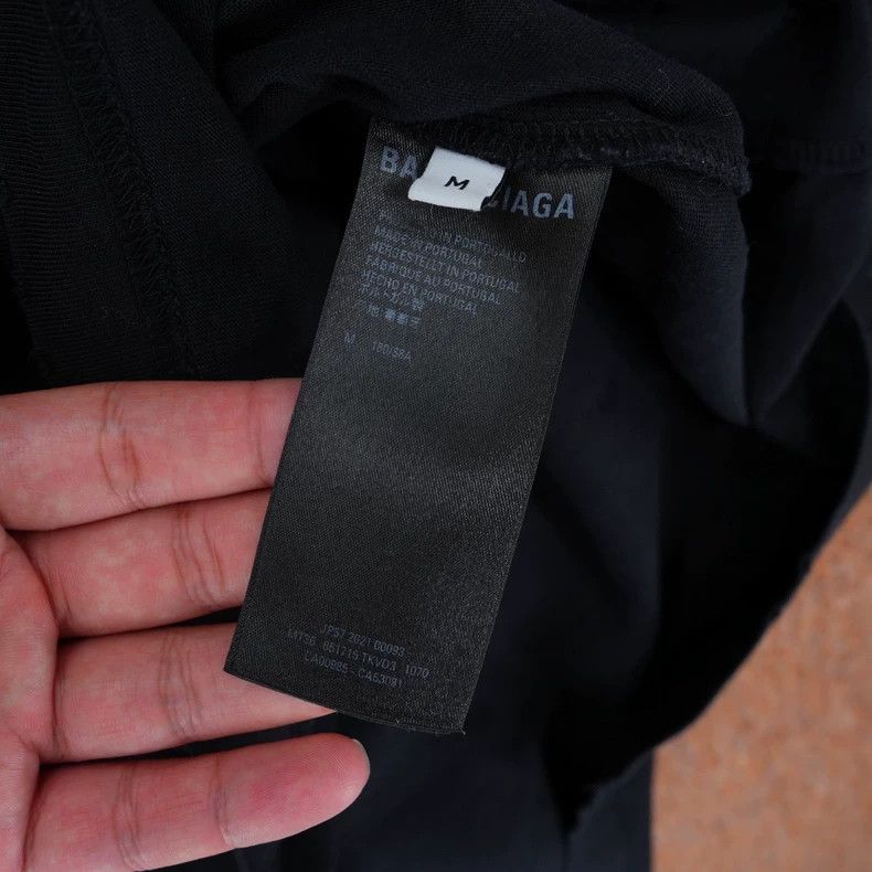 Balenciaga Balenciaga FREE Distressed Black Tee - dmc Size US M / EU 48-50 / 2 - 5 Thumbnail