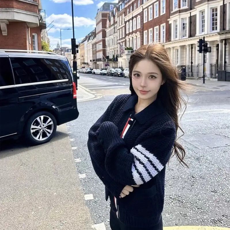 Thom Browne Thom Browne Navy Wool Short Cardigan for Women 0089 Size S / US 4 / IT 40 - 7 Thumbnail