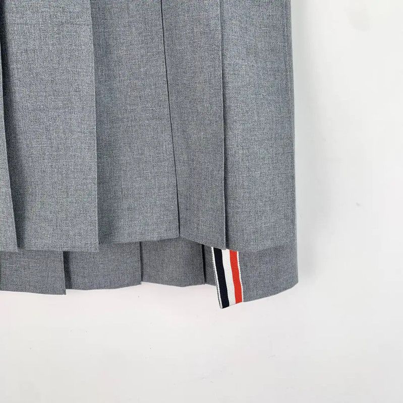 Thom Browne Thom Browne Gray Wool Women's Skirt 0089 Size 27" / US 4 / IT 40 - 4 Thumbnail