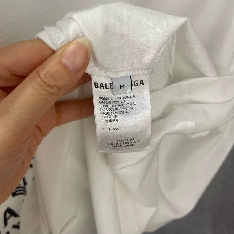 Balenciaga Balenciaga 7 Language Logo Print Tee - dmc Size US M / EU 48-50 / 2 - 4 Thumbnail