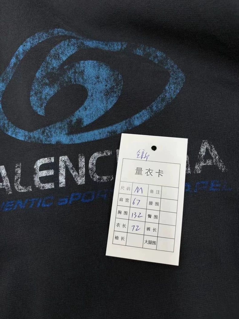 Balenciaga Balenciaga Distressed Logo Sweatshirt - dmc Size US M / EU 48-50 / 2 - 7 Thumbnail