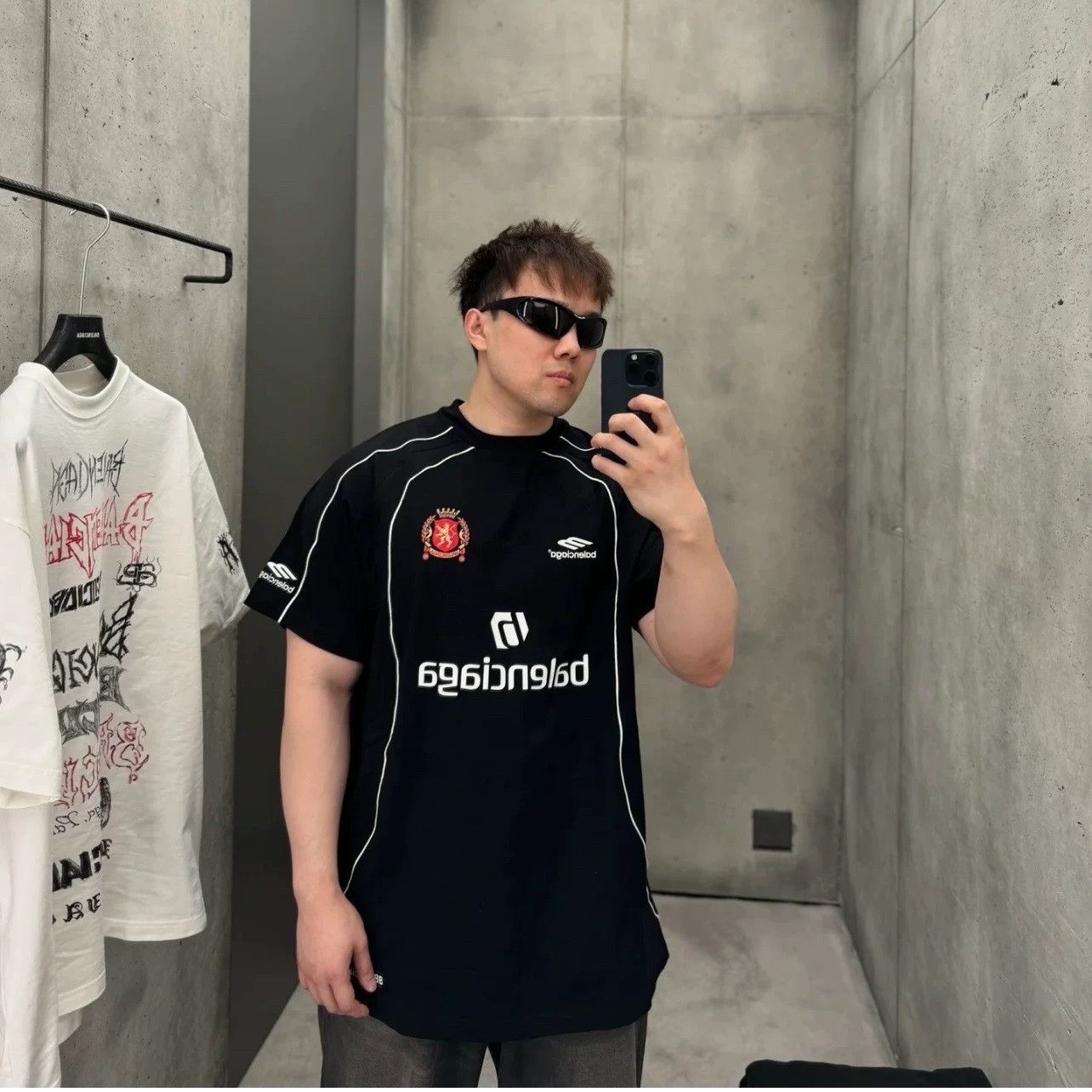 Balenciaga Balenciaga Manchester United collaboration printed short-sleeve - dmc Size US M / EU 48-50 / 2 - 6 Thumbnail