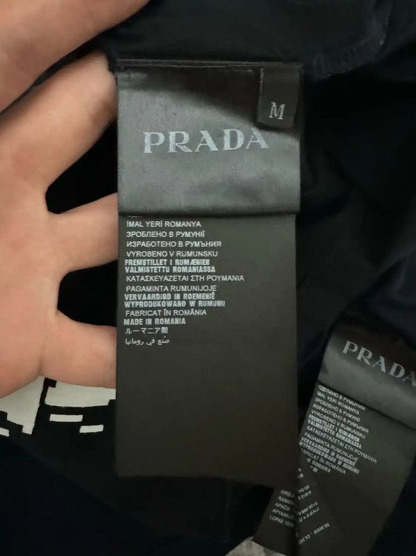 Prada Prada Colorblock Embroidered Logo Long Sleeve T-shirt Size US M / EU 48-50 / 2 - 4 Thumbnail