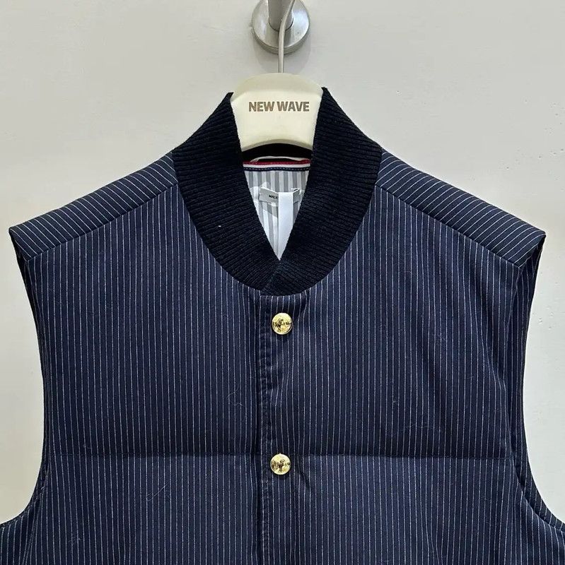 Thom Browne Thom Browne Men's Navy Striped Puffer Vest 0089 Size US S / EU 44-46 / 1 - 3 Thumbnail
