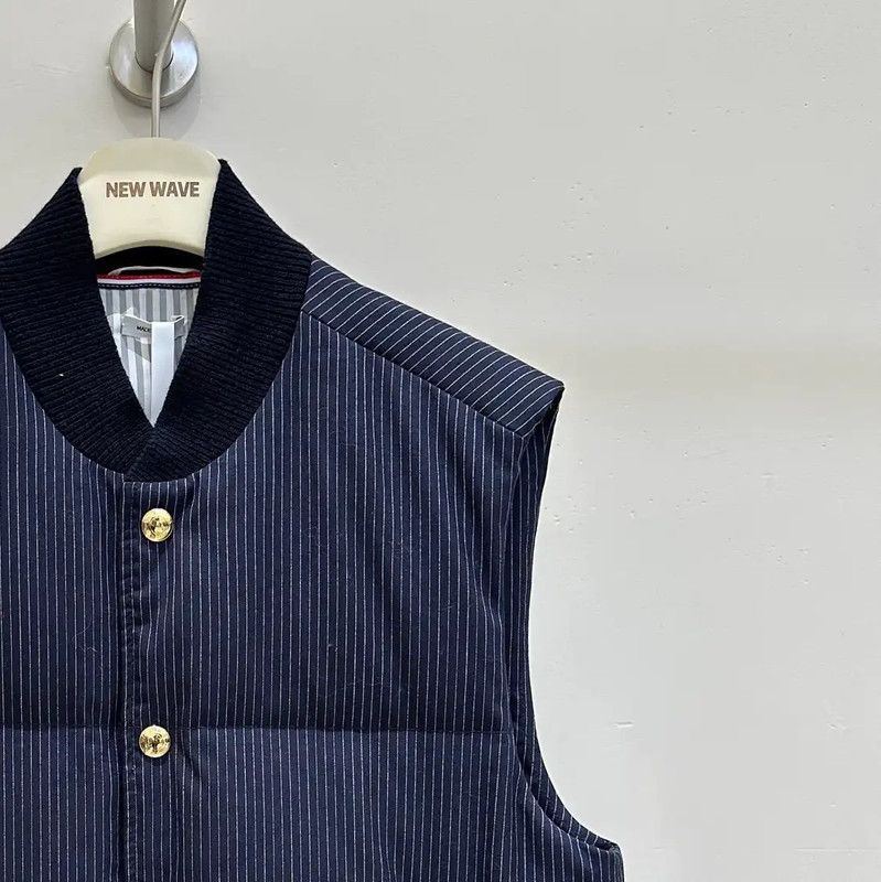 Thom Browne Thom Browne Men's Navy Striped Puffer Vest 0089 Size US S / EU 44-46 / 1 - 4 Thumbnail