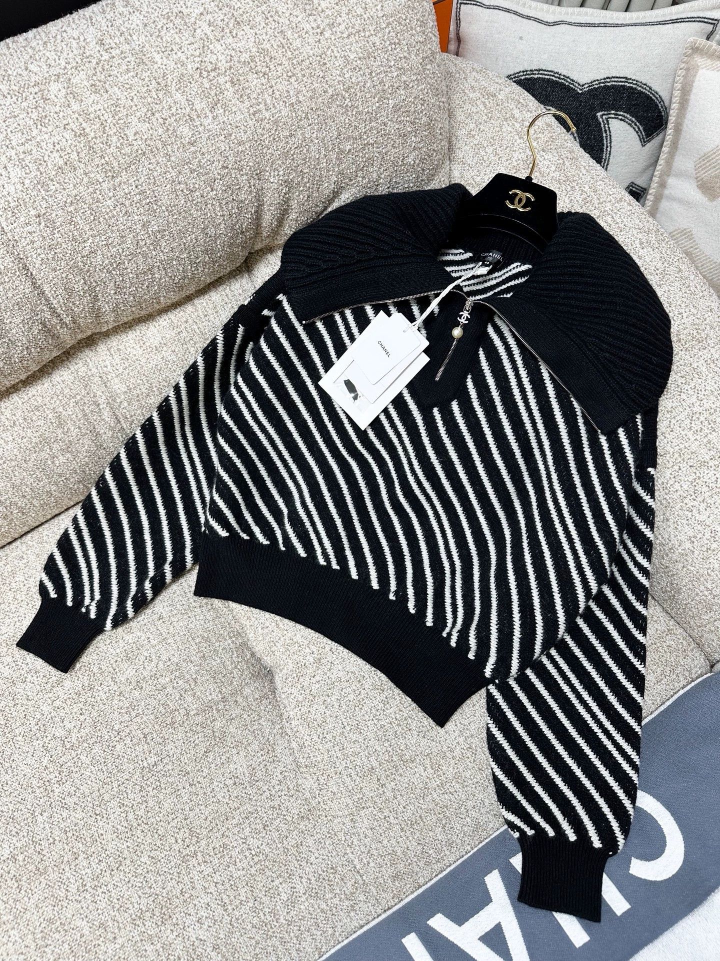 Chanel Chanel Black White Stripe Knit Top - dmc Size US M / EU 48-50 / 2 - 2 Thumbnail