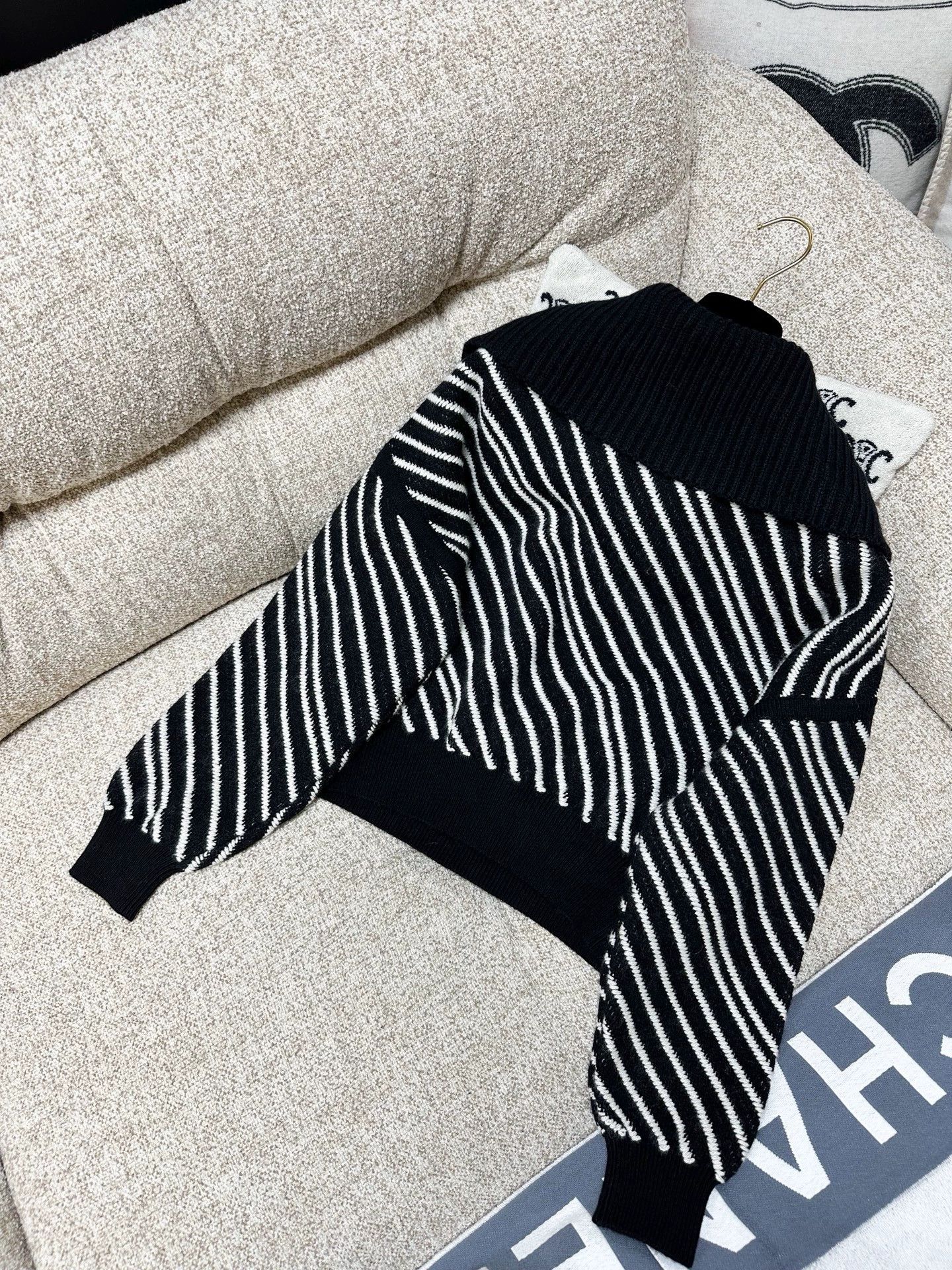 Chanel Chanel Black White Stripe Knit Top - dmc Size US M / EU 48-50 / 2 - 3 Thumbnail