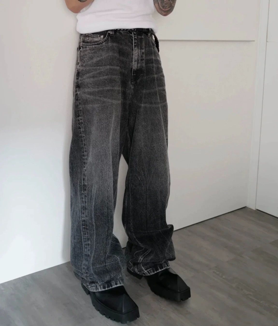 Balenciaga Balenciaga Pull Up Jeans - dmc Size US 26 / EU 42 - 4 Thumbnail