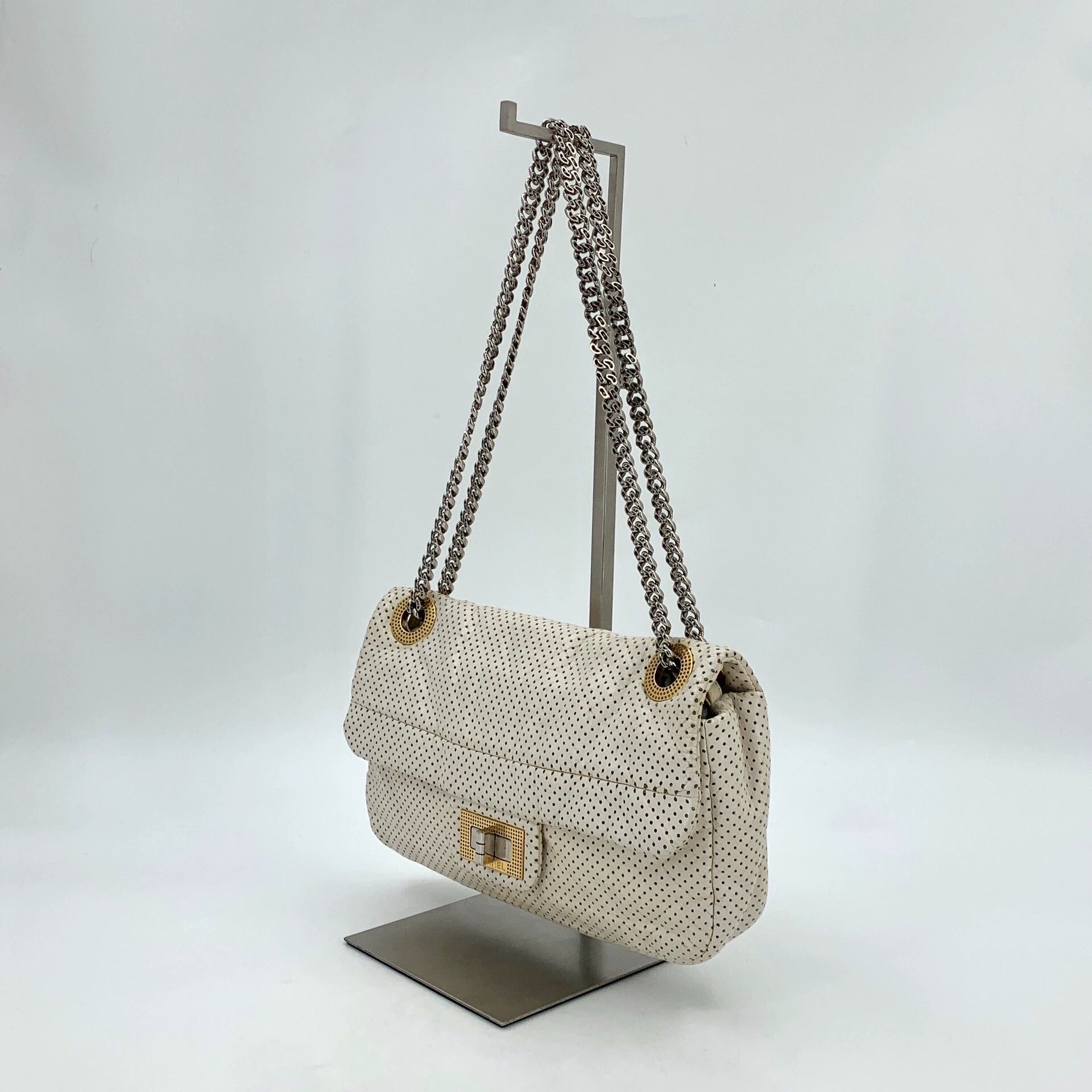 Chanel Chanel White Perforated Leather Chain Bag - dmc Size ONE SIZE - 3 Thumbnail