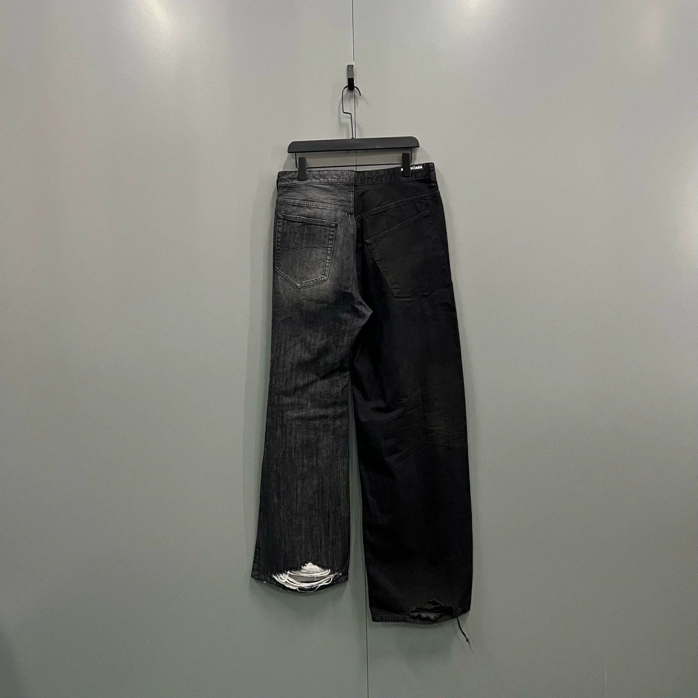 Balenciaga Balenciaga Patchwork Asymmetric Jeans - dmc Size US 26 / EU 42 - 4 Thumbnail