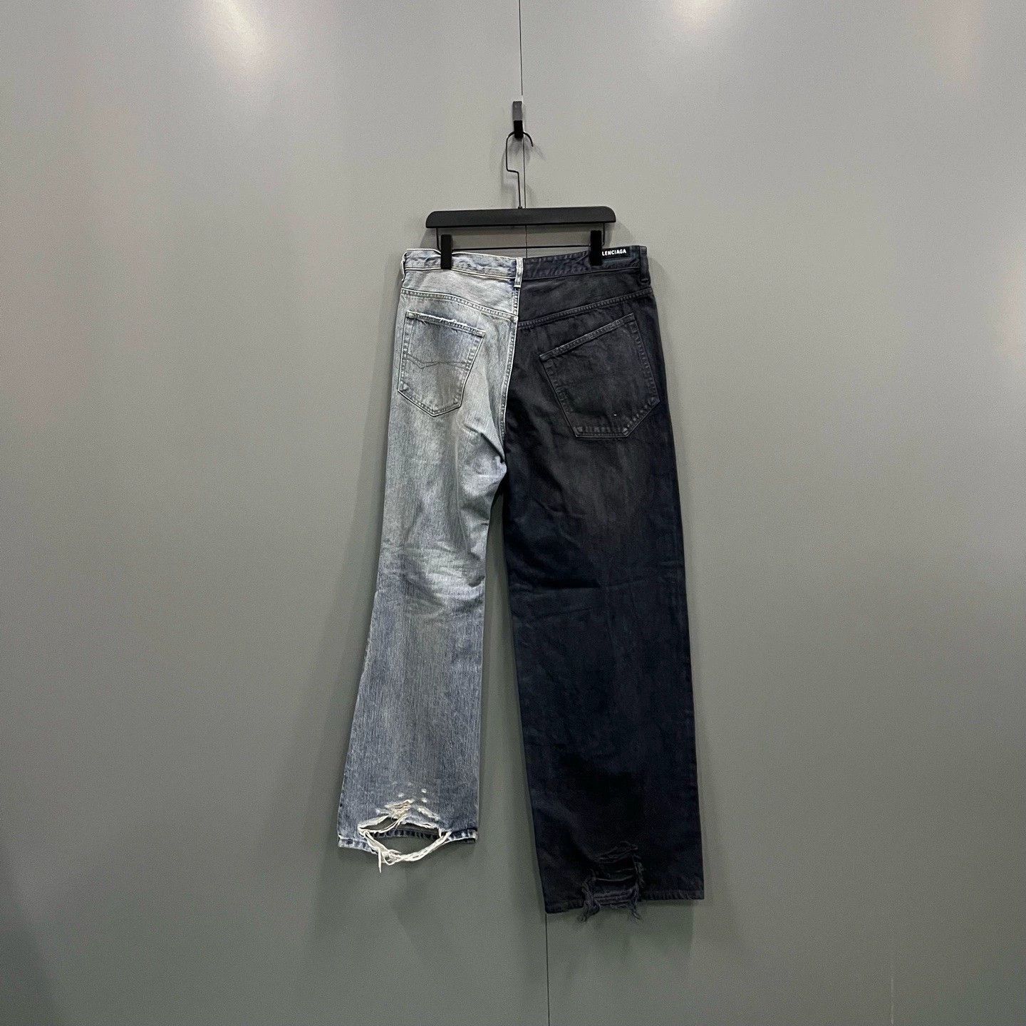 Balenciaga Balenciaga Patchwork Asymmetric Jeans - dmc Size US 26 / EU 42 - 2 Thumbnail