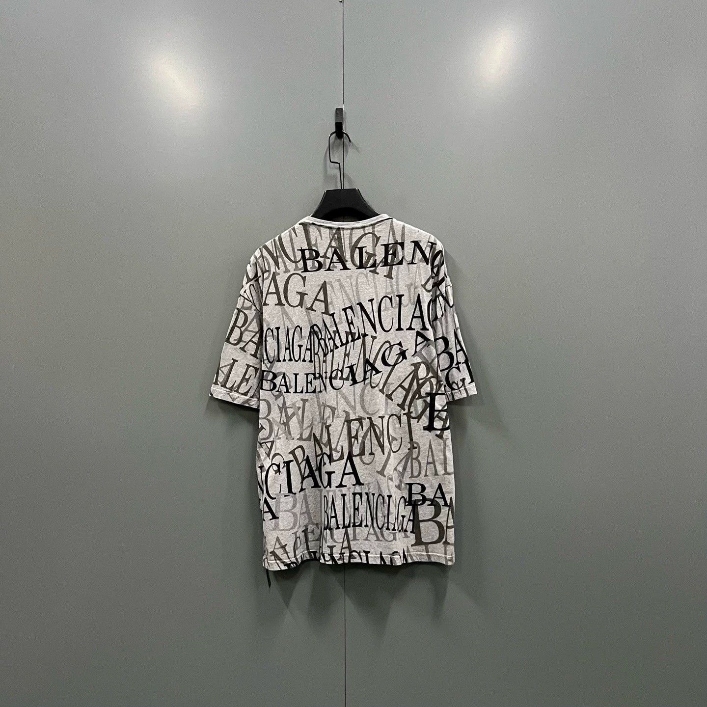 Balenciaga Balenciaga Gray Logo Print Short Sleeve - dmc Size US S / EU 44-46 / 1 - 2 Thumbnail