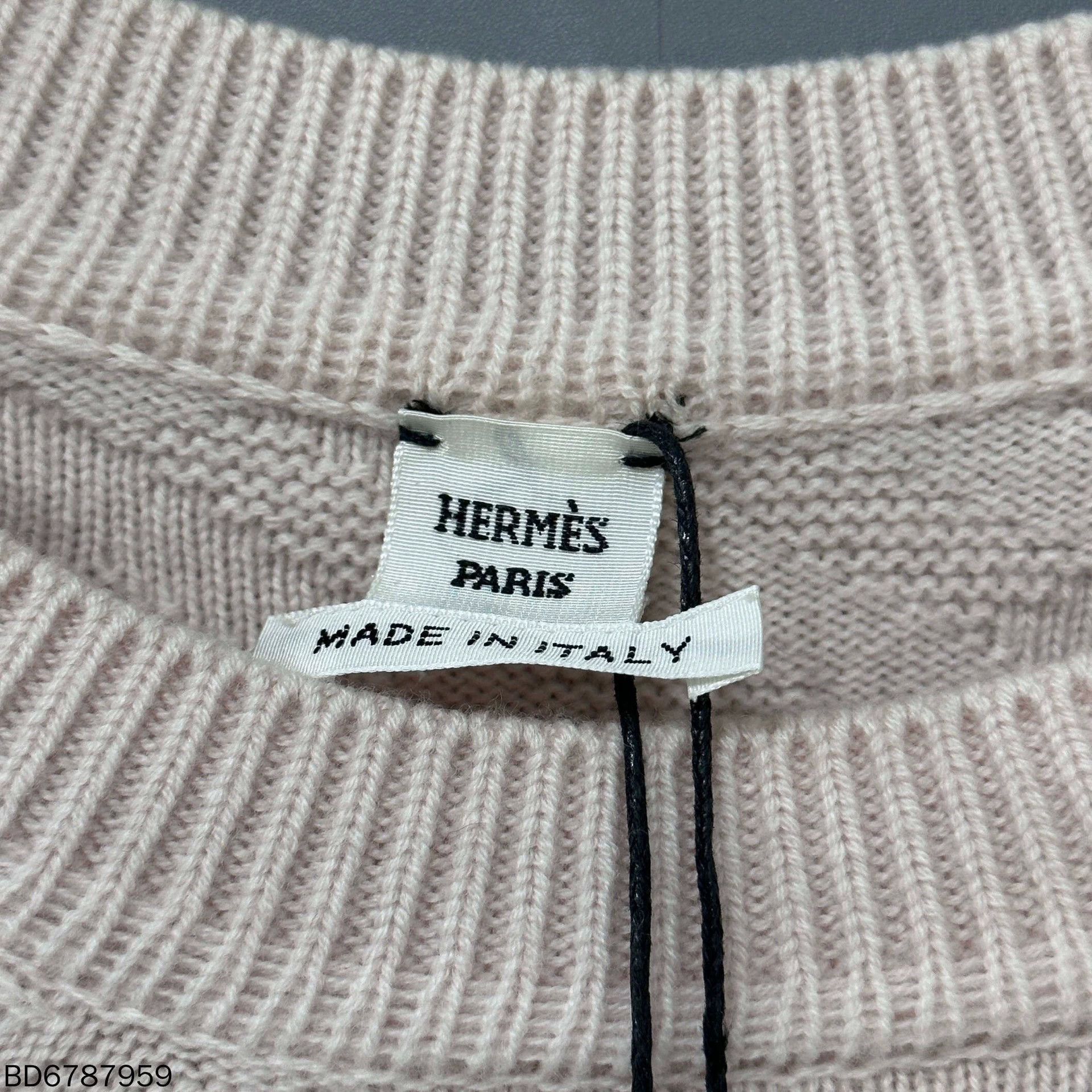Hermes Pink Wool Logo Embossed Knit Top - dmc Size US S / EU 44-46 / 1 - 4 Thumbnail