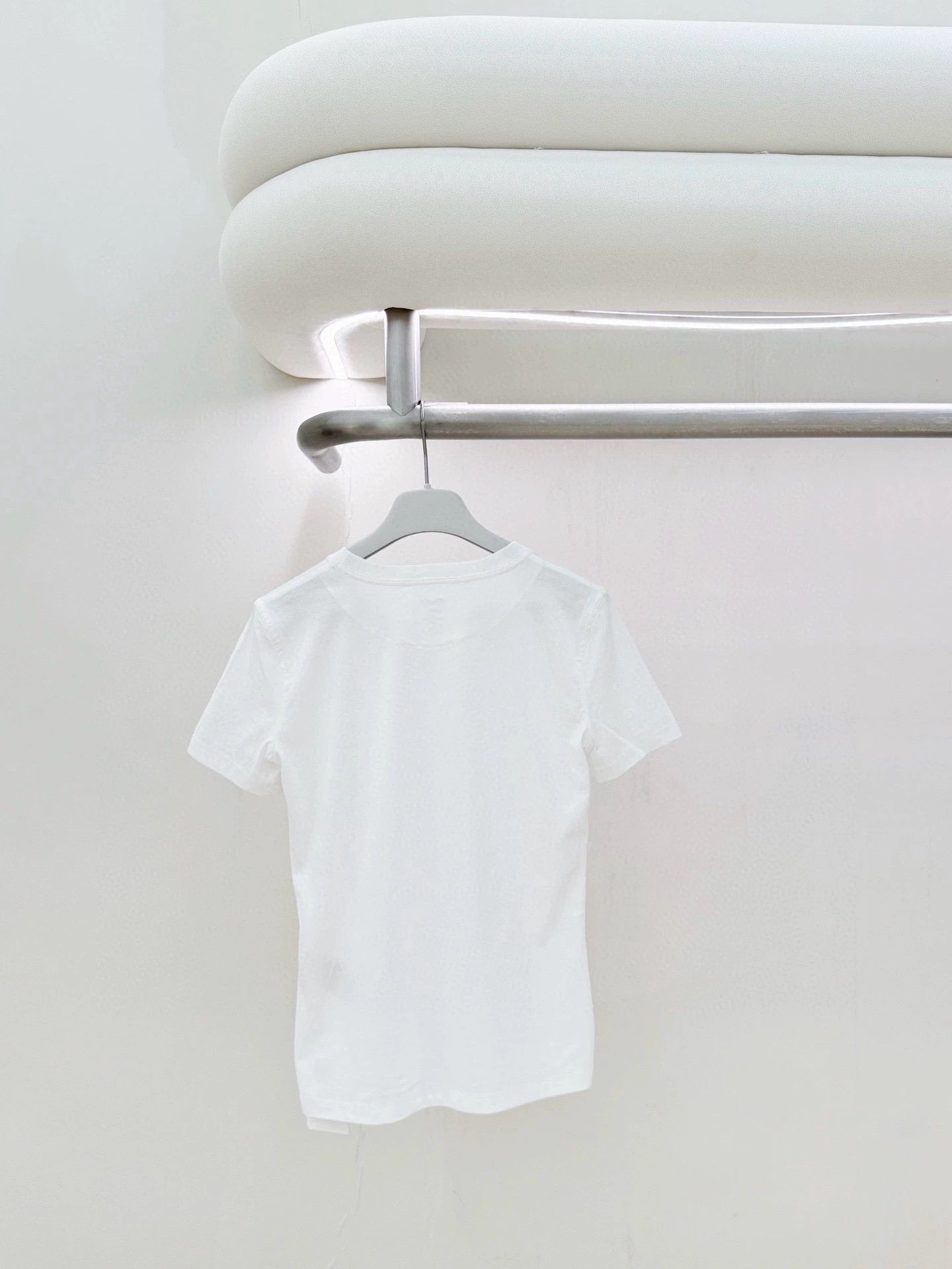 Hermes Hermes White Letter Print Short Sleeve - dmc Size US XS / EU 42 / 0 - 2 Thumbnail