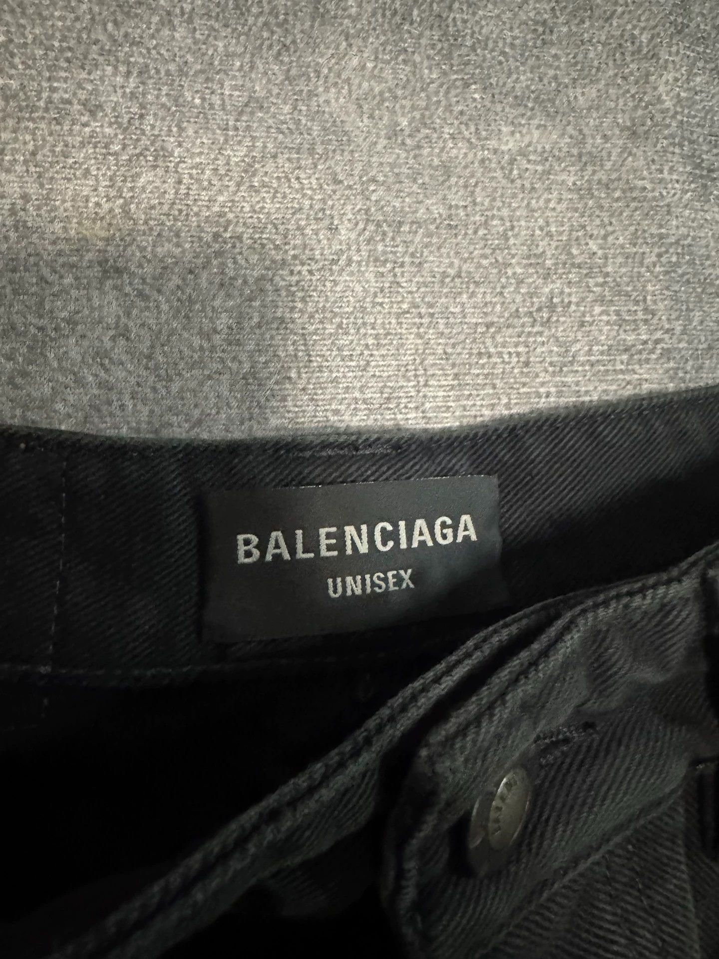 Balenciaga Balenciaga Ripped Washed Denim Shorts - dmc Size US 26 / EU 42 - 3 Thumbnail
