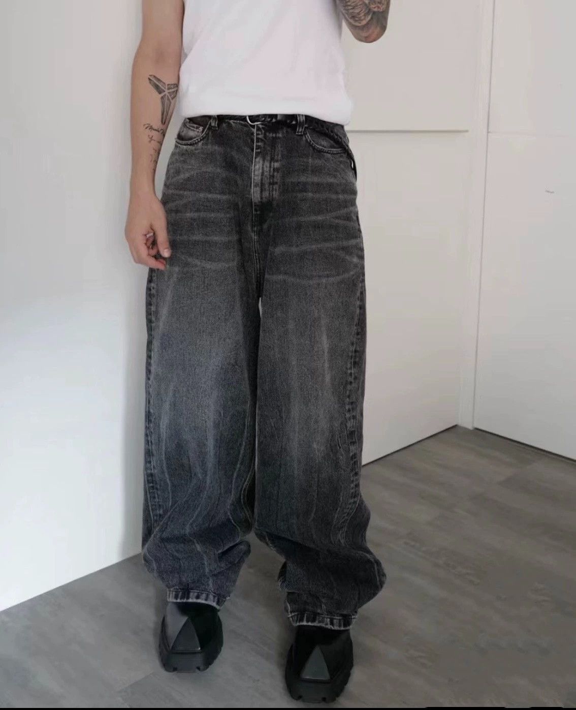 Balenciaga Balenciaga Pull Up Denim Jeans - dmc Size US 26 / EU 42 - 6 Thumbnail