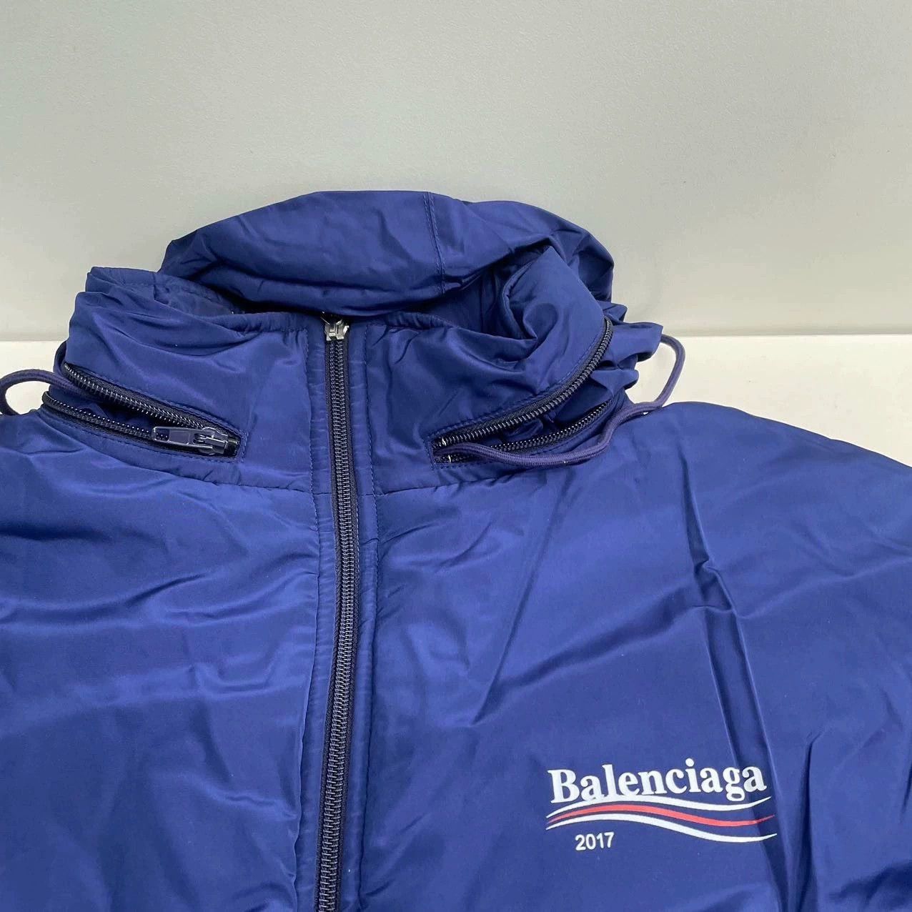 Balenciaga Balenciaga 2017 Pepsi Down Jacket - dmc Size US L / EU 52-54 / 3 - 4 Thumbnail