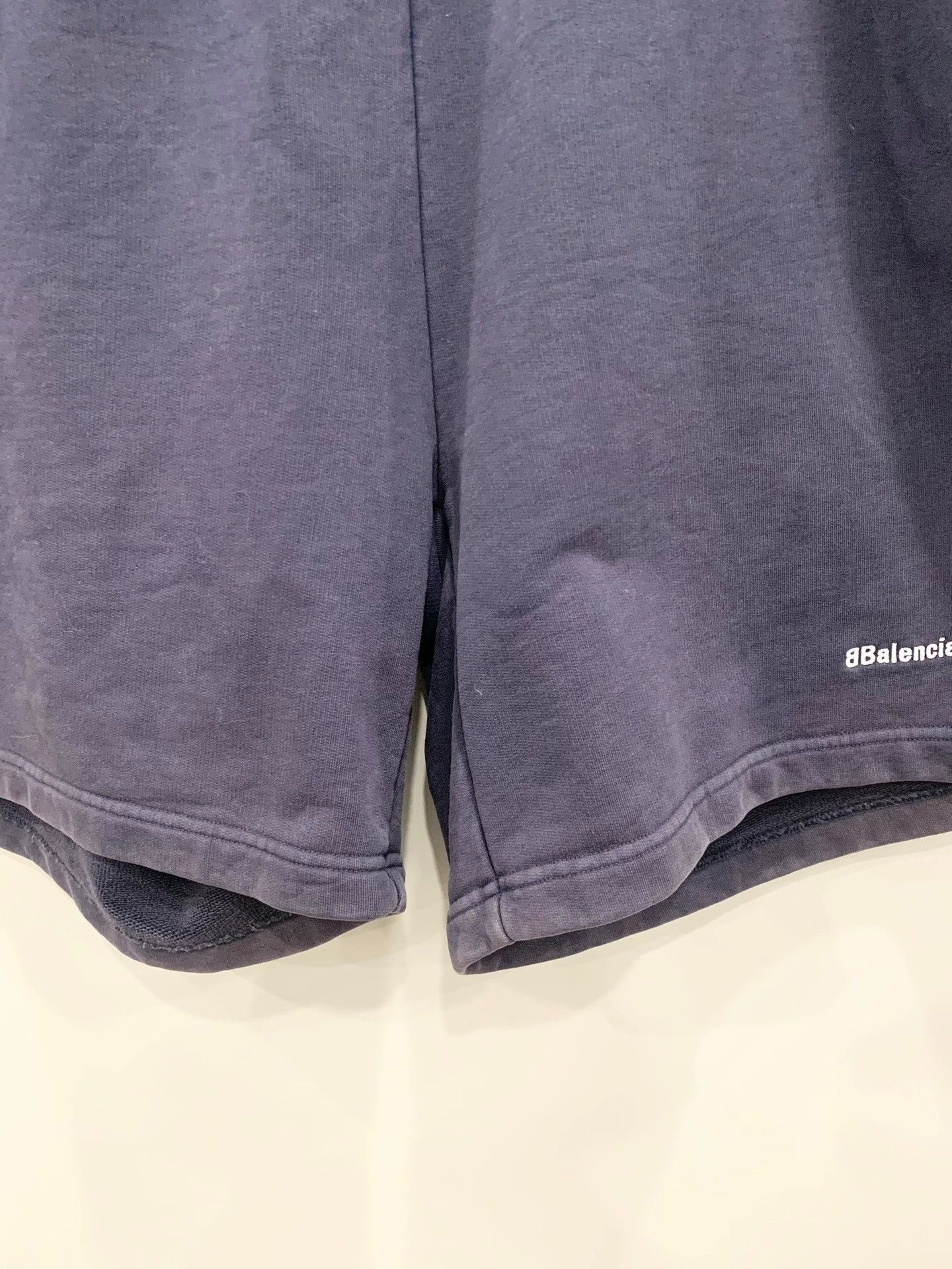 Balenciaga Balenciaga Washed Purple Embroidered Shorts S - dmc Size US 26 / EU 42 - 4 Thumbnail