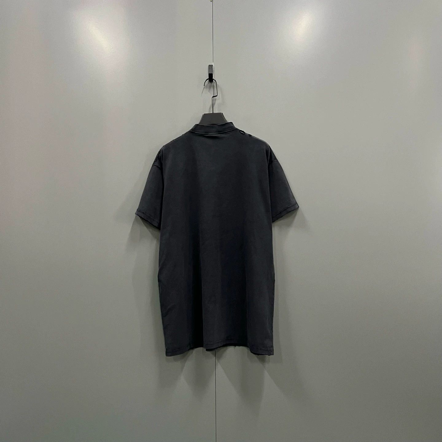 Balenciaga Balenciaga Distressed Logo Oversized Tee - dmc Size US S / EU 44-46 / 1 - 3 Thumbnail