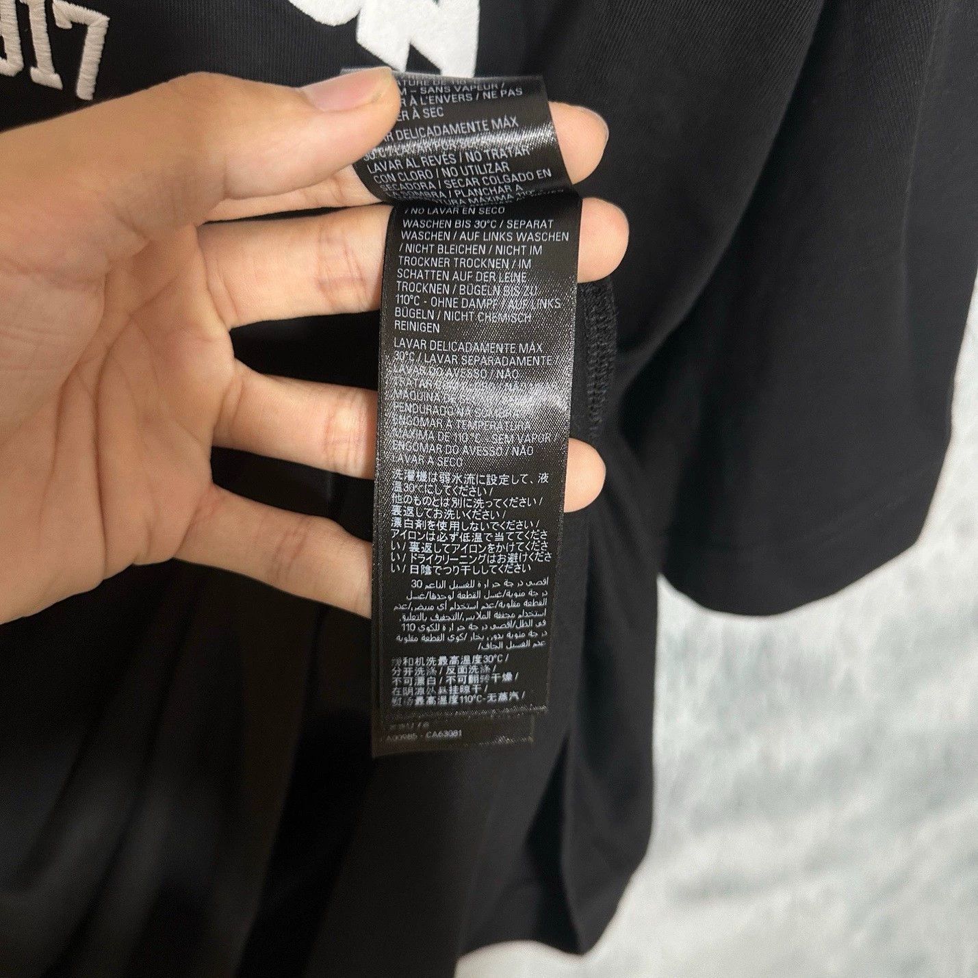 Balenciaga Balenciaga Embroidered Reversed Logo Tee - dmc Size US S / EU 44-46 / 1 - 6 Thumbnail