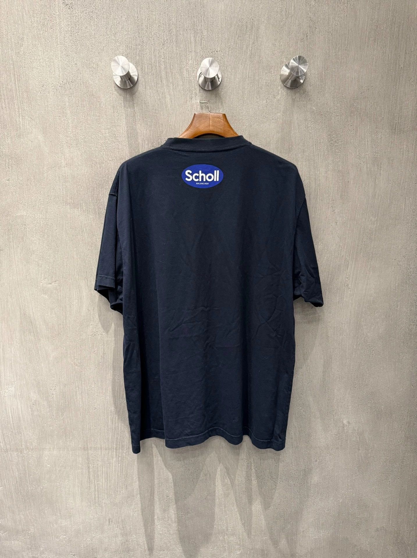 Balenciaga Balenciaga 25FW Scholl Logo Tee - dmc Size US XXL / EU 58 / 5 - 2 Thumbnail